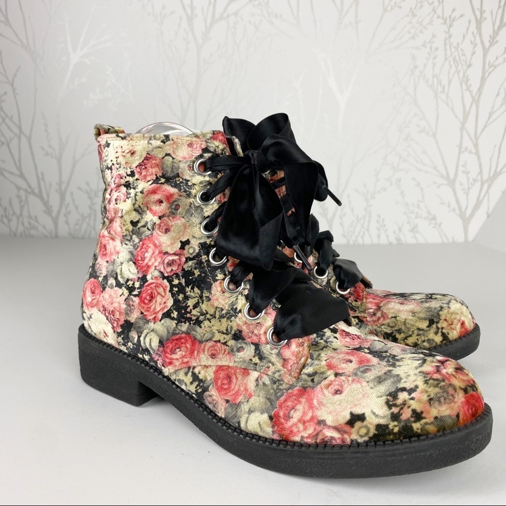 DIRTY LAUNDRY Floral Velvet Ribbon Lace-Up velvet Ankle Boots Lug Sole Sz 6.5/37 - Picture 6 of 10